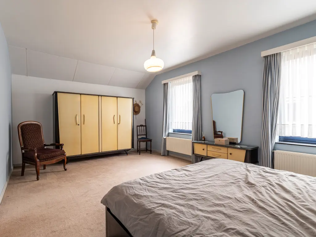 Pastoor Coolsstraat 6  , Ravels