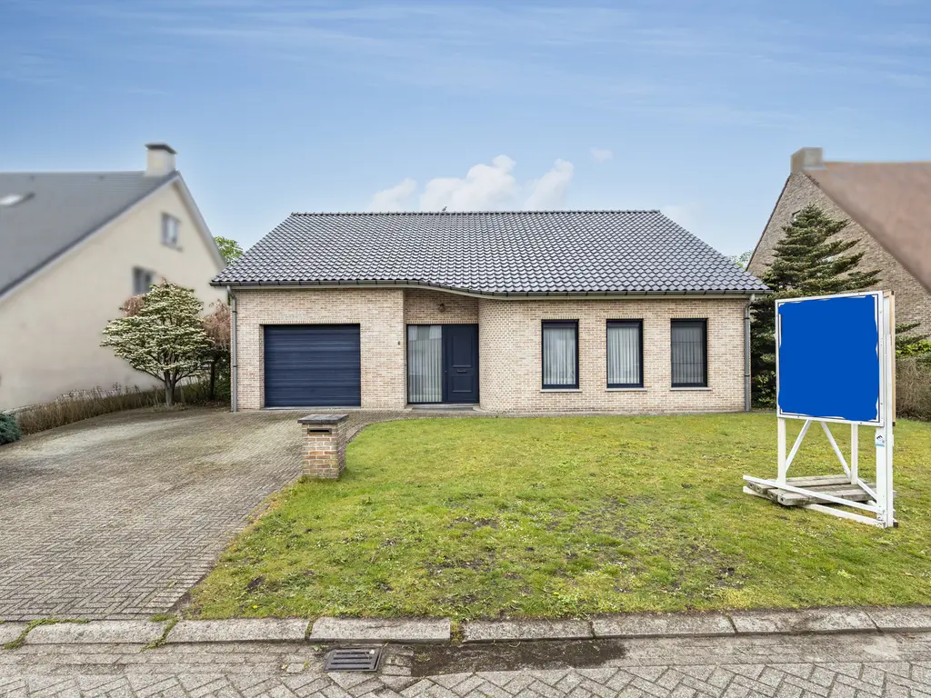 Pastoor Coolsstraat 6  , Ravels