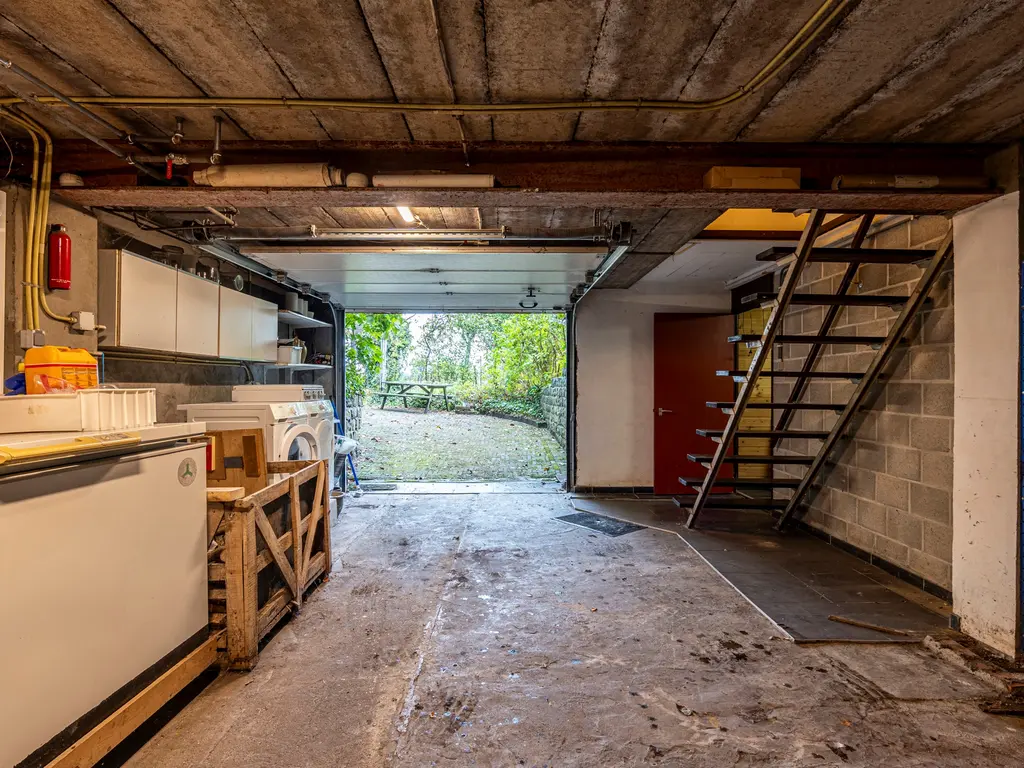 Nieuwe Stationsstraat 61  , Ravels