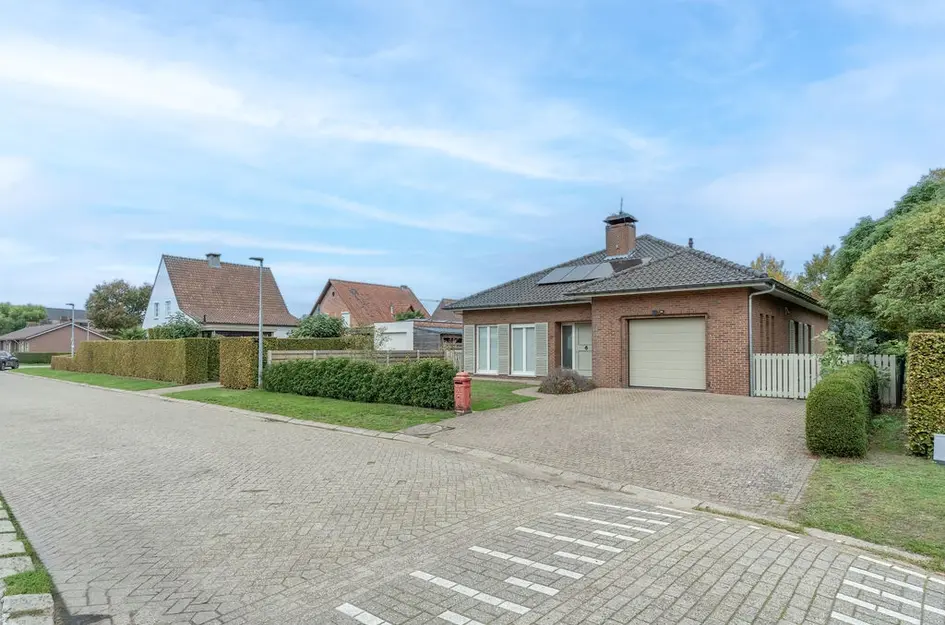 Oosteinde 23  