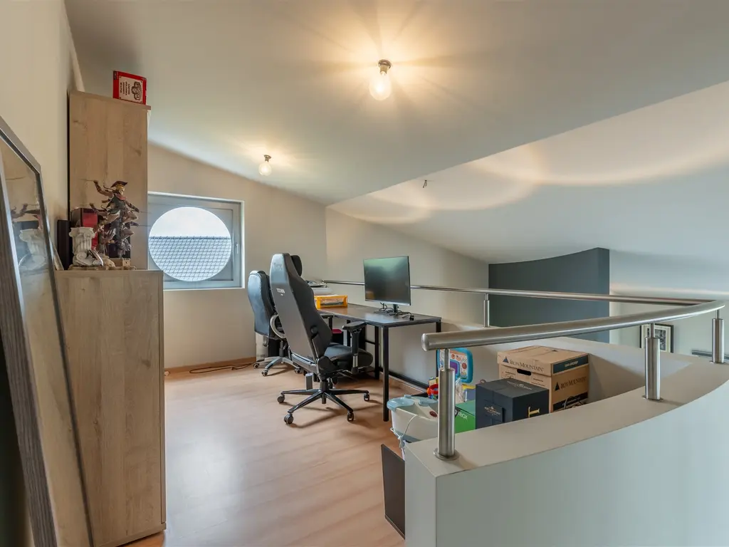 Neeroeterenstraat 93-B  , Maaseik