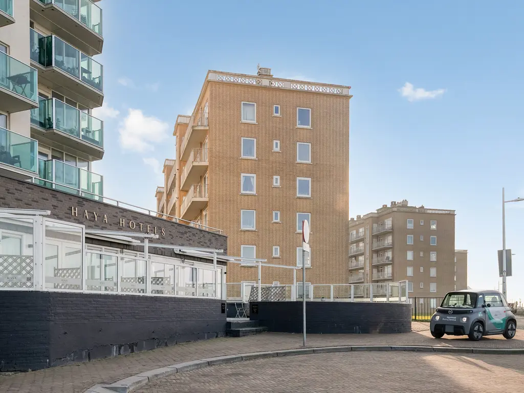 Zeekant 100C, 'S-GRAVENHAGE