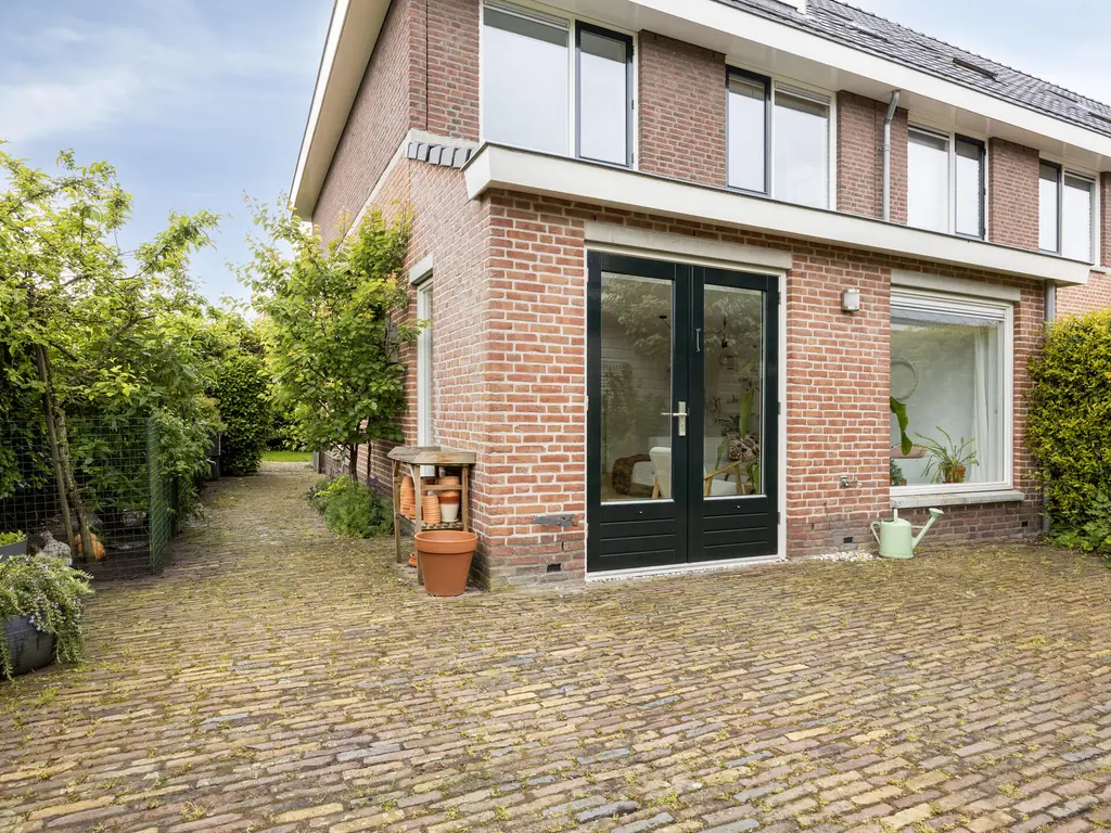 Bleekveld 2, DEN HOORN