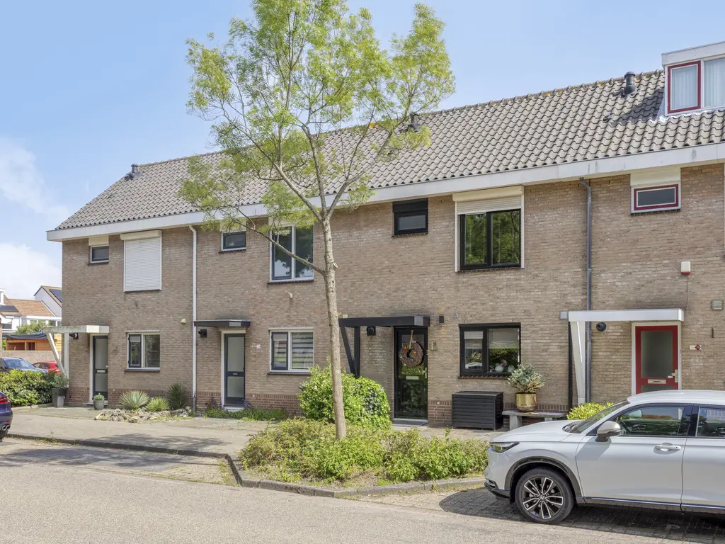 Oudlaan 28, NAALDWIJK