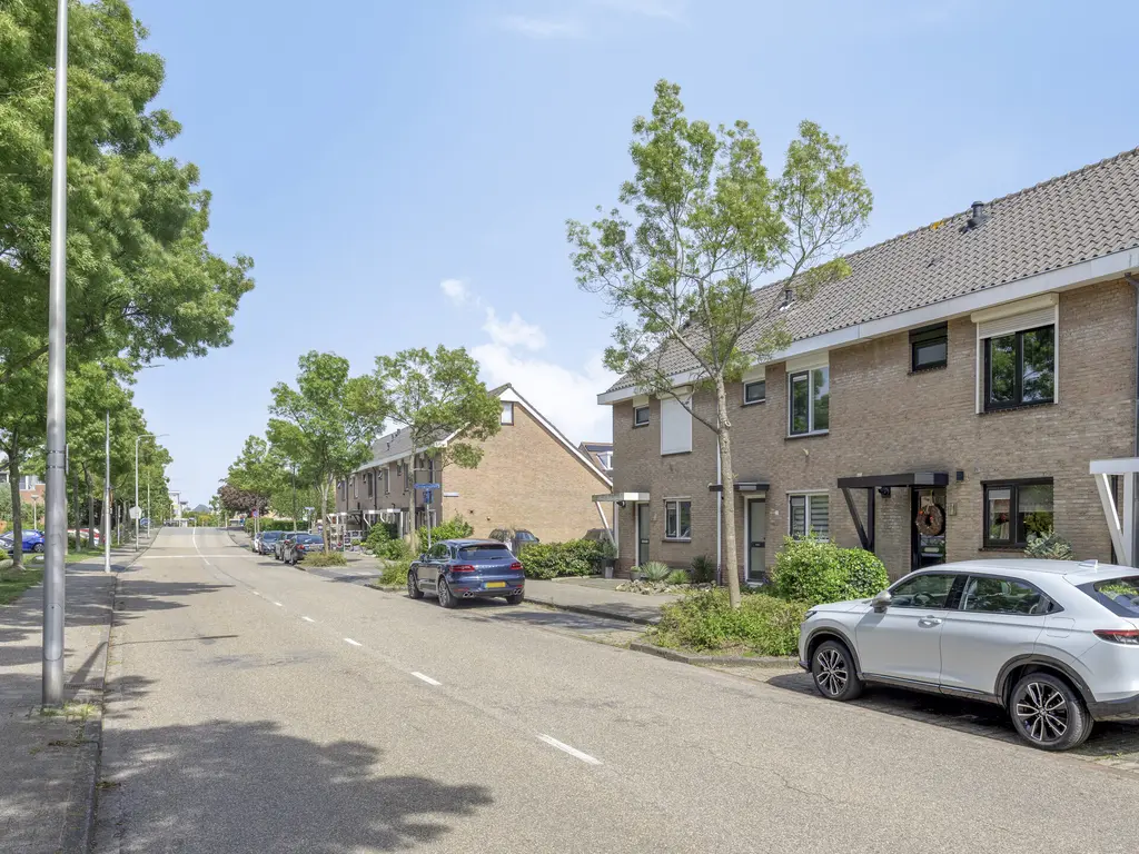 Oudlaan 28, NAALDWIJK