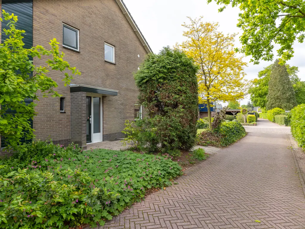 Curaçaostraat 16, WINTERSWIJK