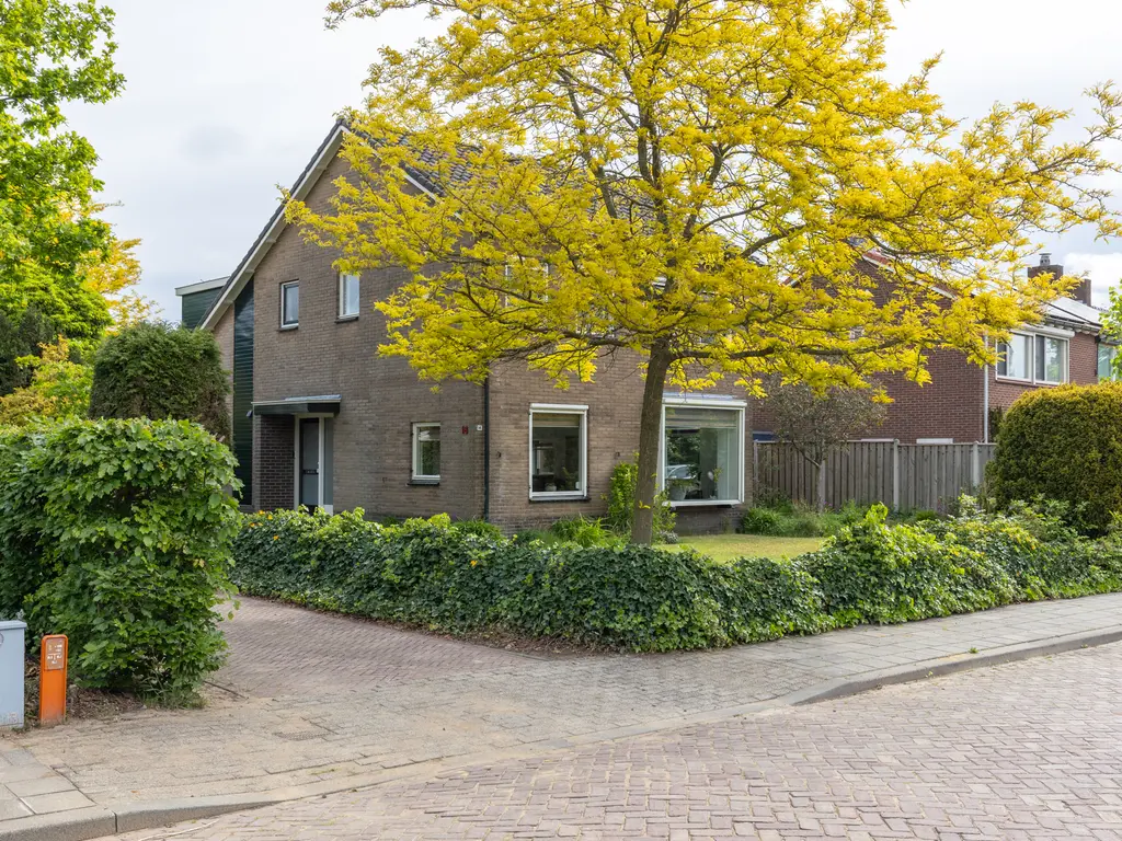 Curaçaostraat 16, WINTERSWIJK