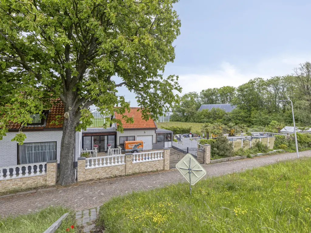 Maasdijk 187, 'S-GRAVENZANDE