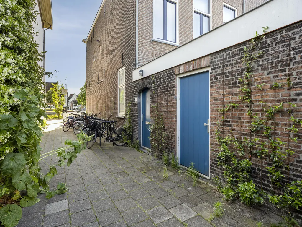 Spoorsingel 38, DELFT