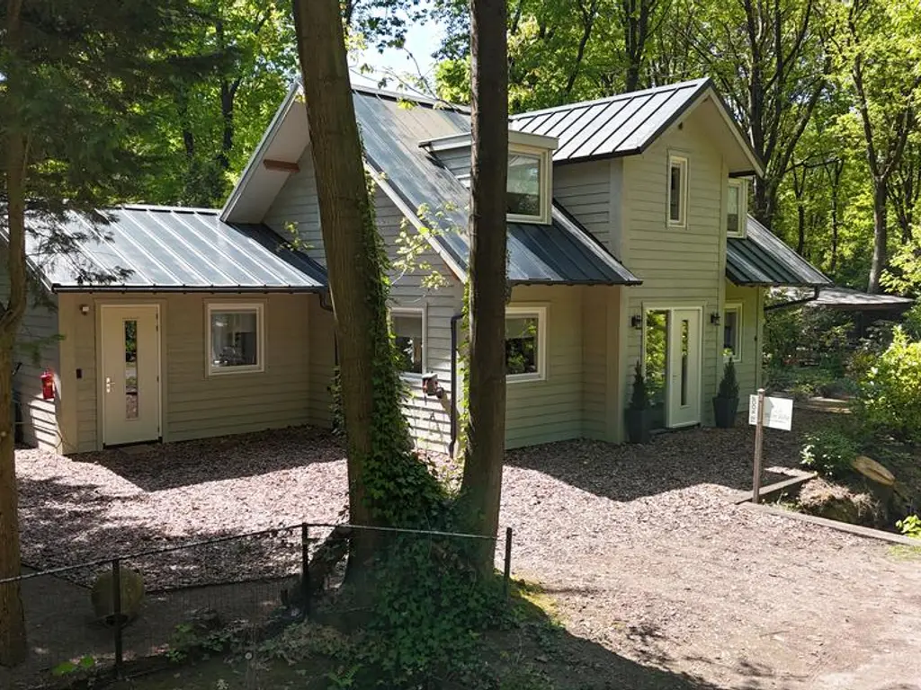De Stille Wille 51, OOST WEST EN MIDDELBEERS