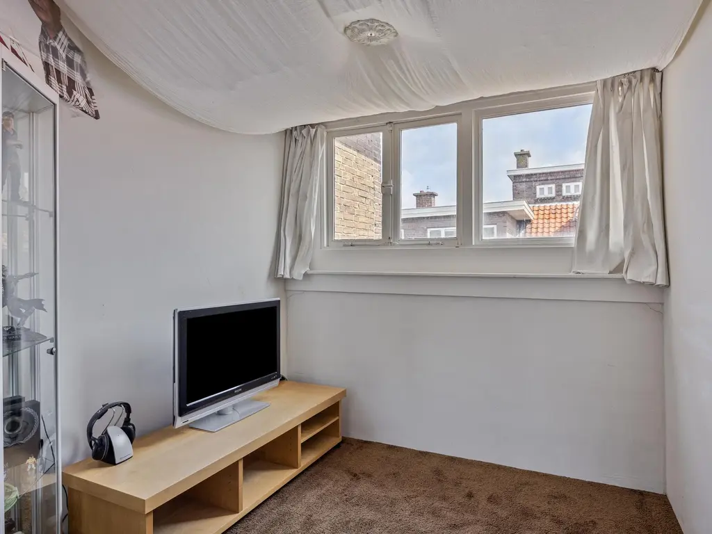 Piet Paaltjensstraat 18, 'S-GRAVENHAGE
