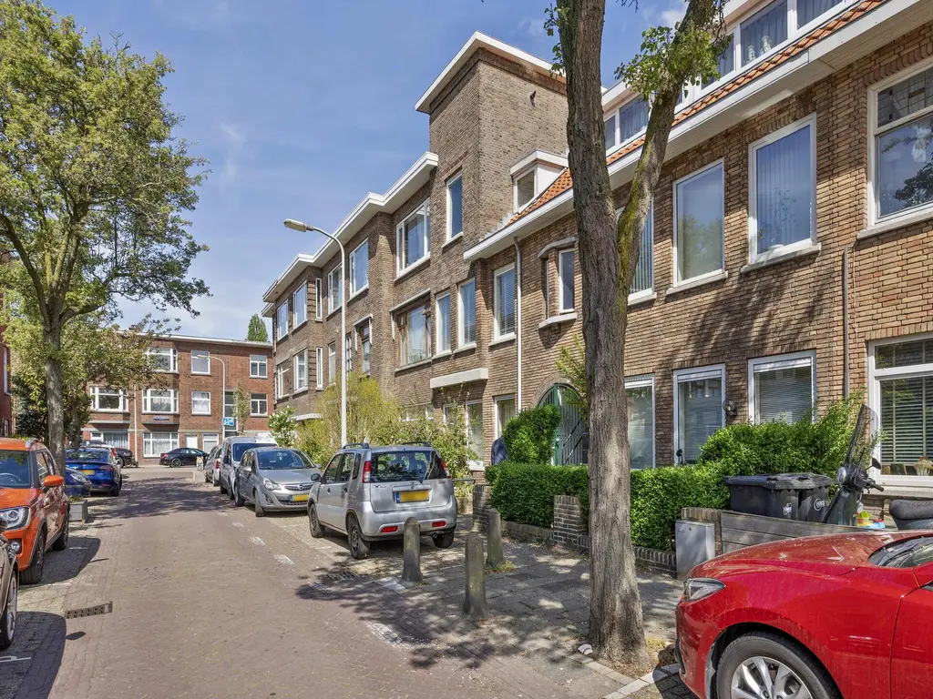 Piet Paaltjensstraat 18, 'S-GRAVENHAGE