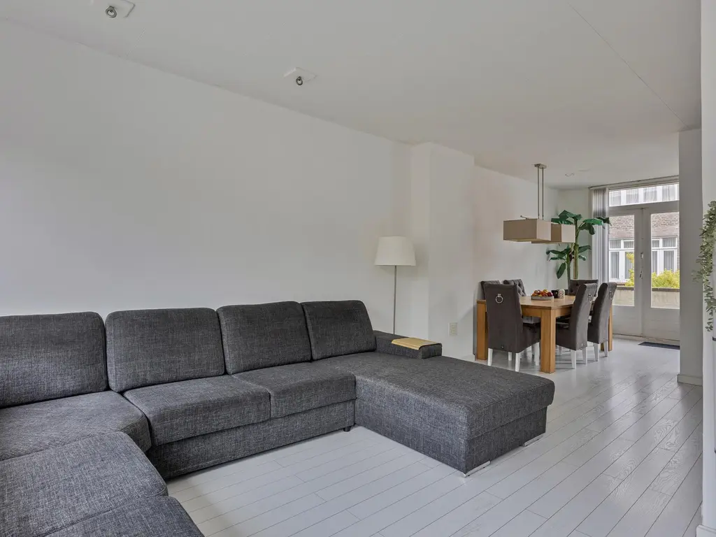 Piet Paaltjensstraat 18, 'S-GRAVENHAGE