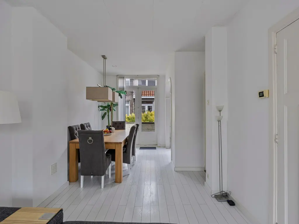 Piet Paaltjensstraat 18, 'S-GRAVENHAGE