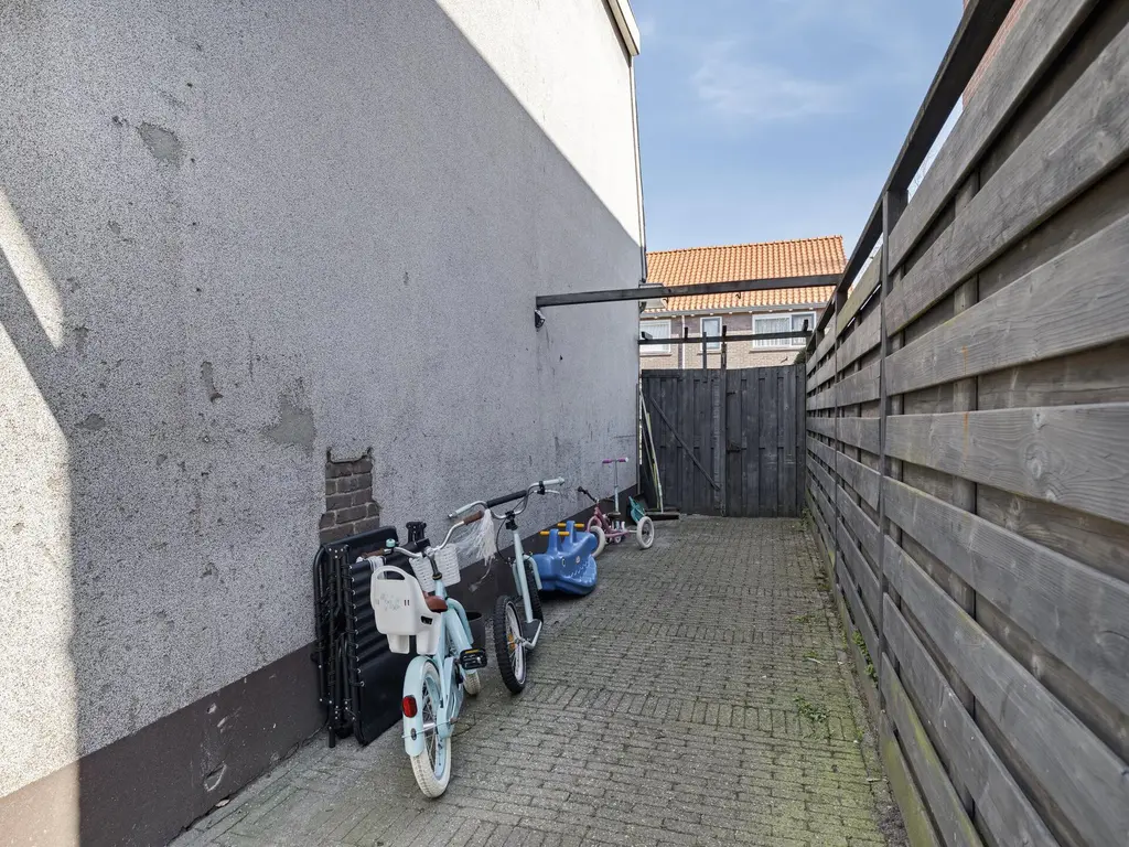 Arendsweg 126, BEVERWIJK