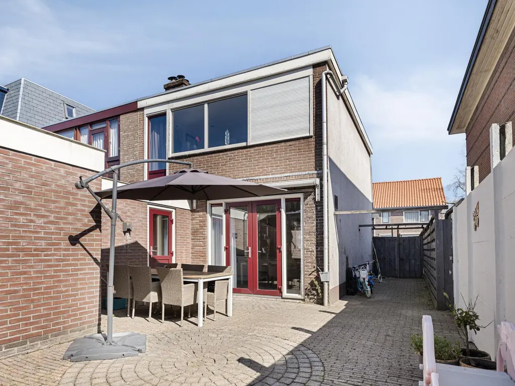 Arendsweg 126, BEVERWIJK