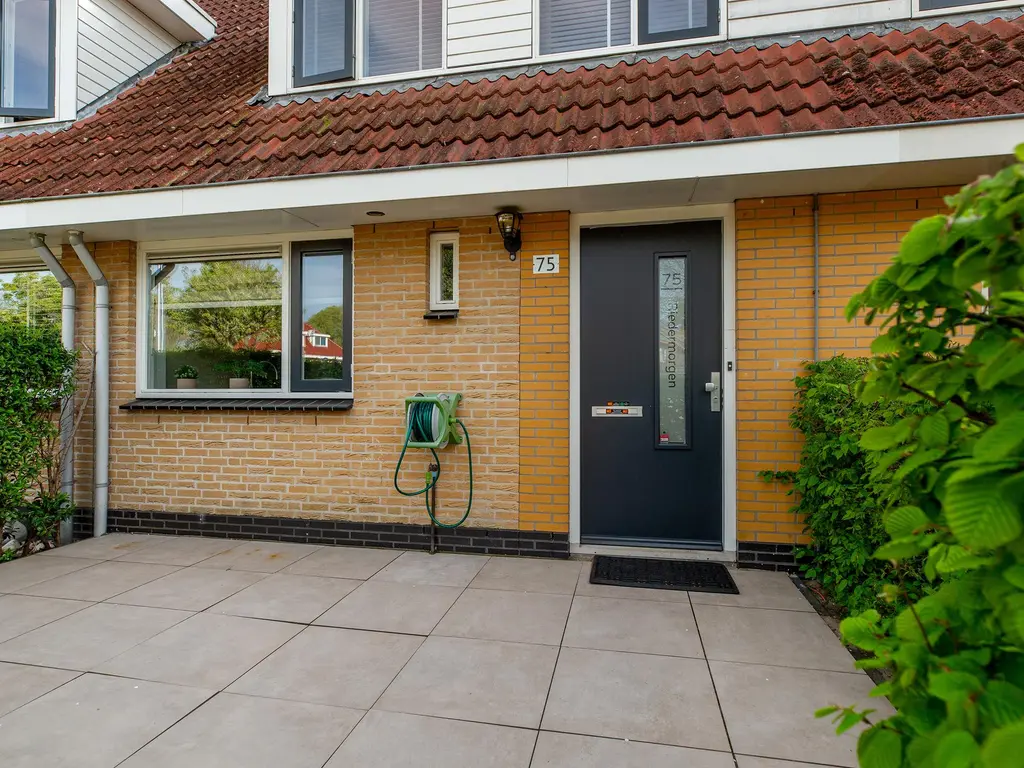Riedermorgen 75, BARENDRECHT
