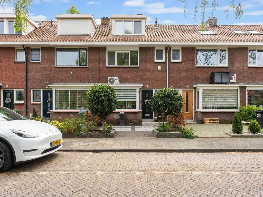 Surinamesingel 37, VLAARDINGEN