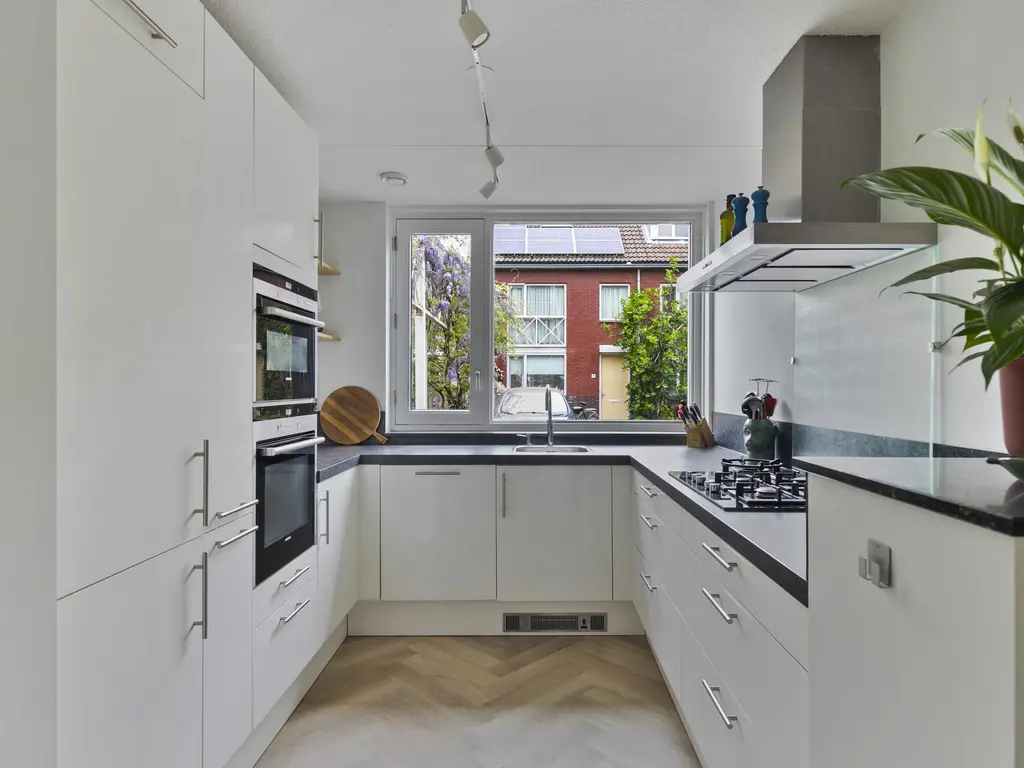 Leni Sarishof 22, ROTTERDAM