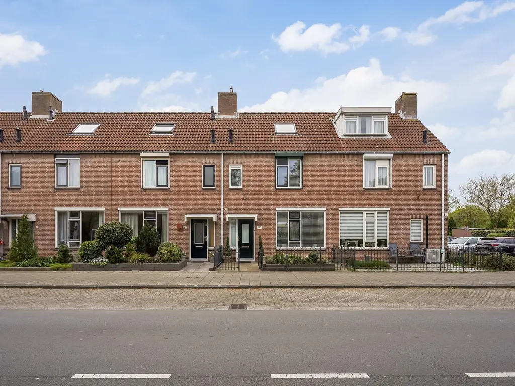 Zandeveltweg 130, 'S-GRAVENZANDE