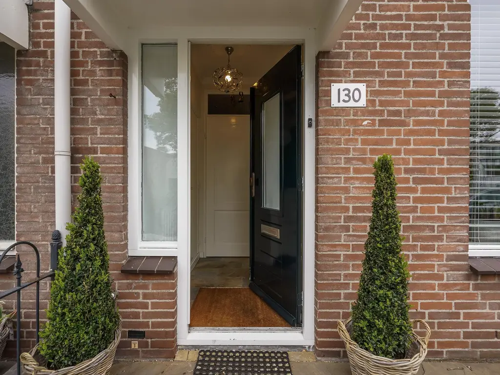 Zandeveltweg 130, 'S-GRAVENZANDE
