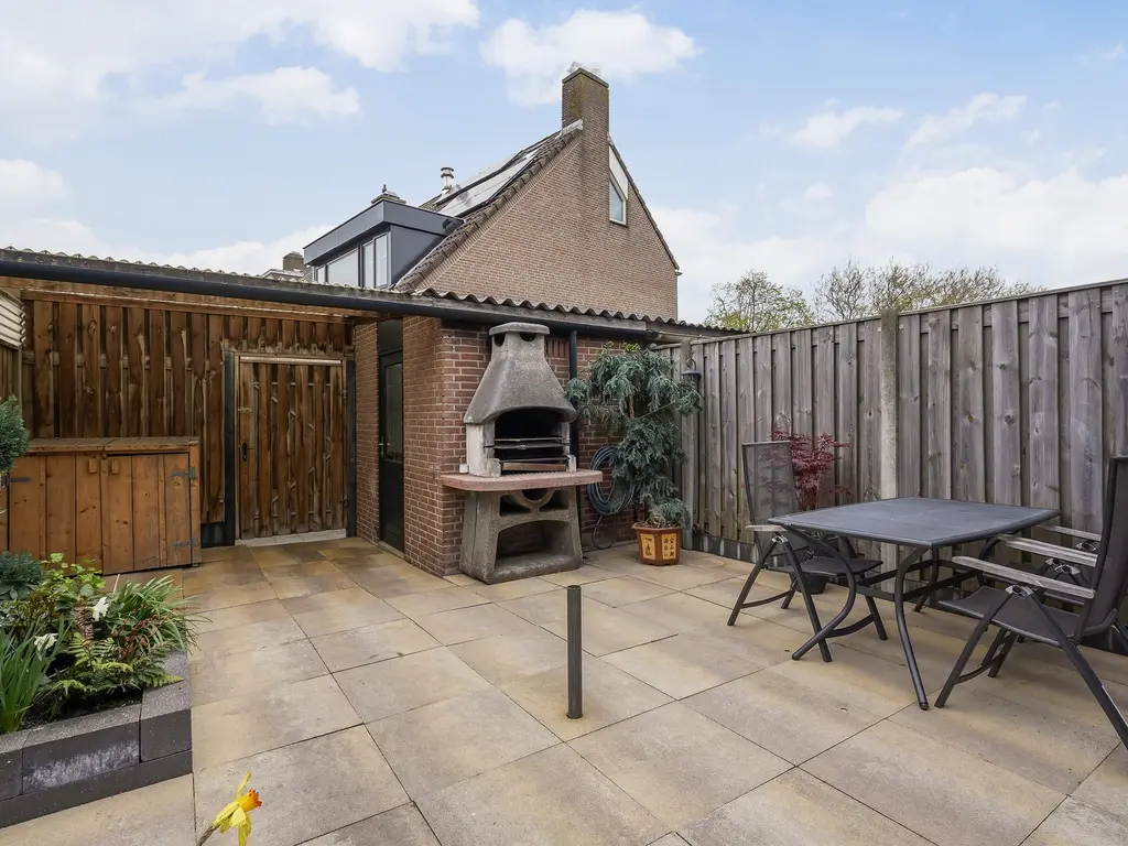 Zandeveltweg 130, 'S-GRAVENZANDE