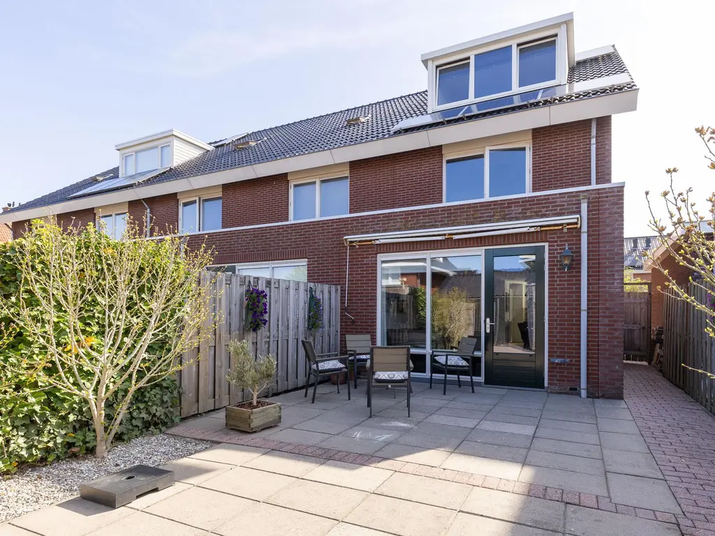 Parelgras 55, Wognum