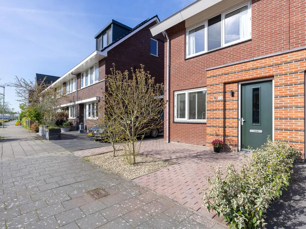 Parelgras 55, Wognum