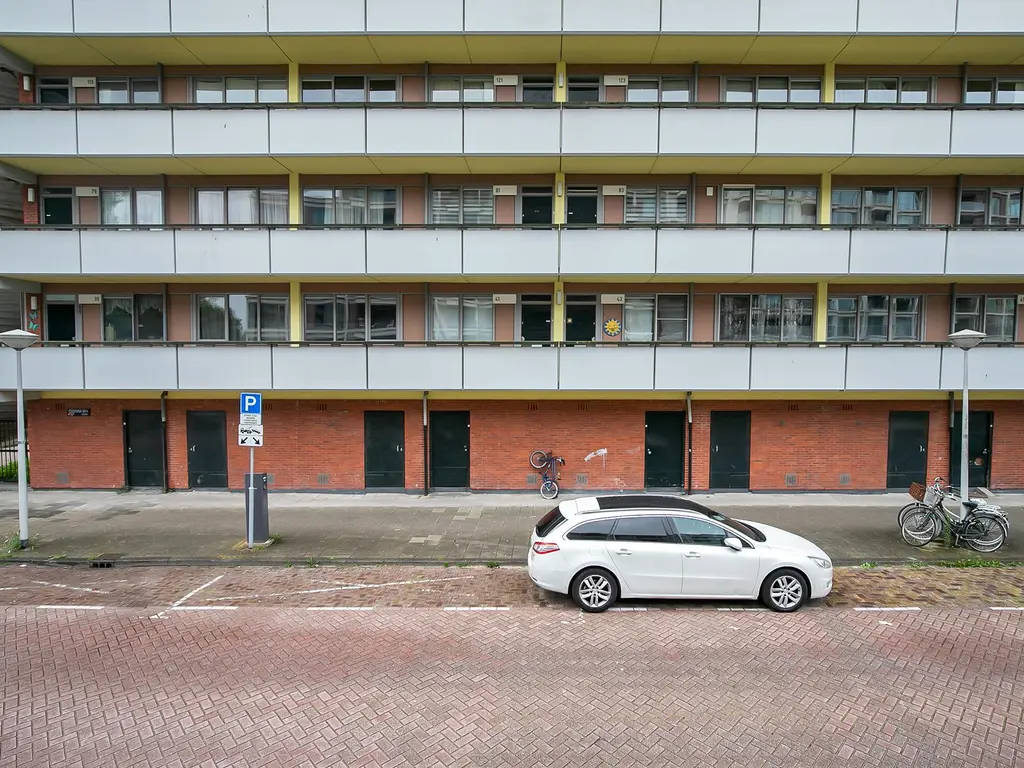 Osdorper Ban 81, AMSTERDAM