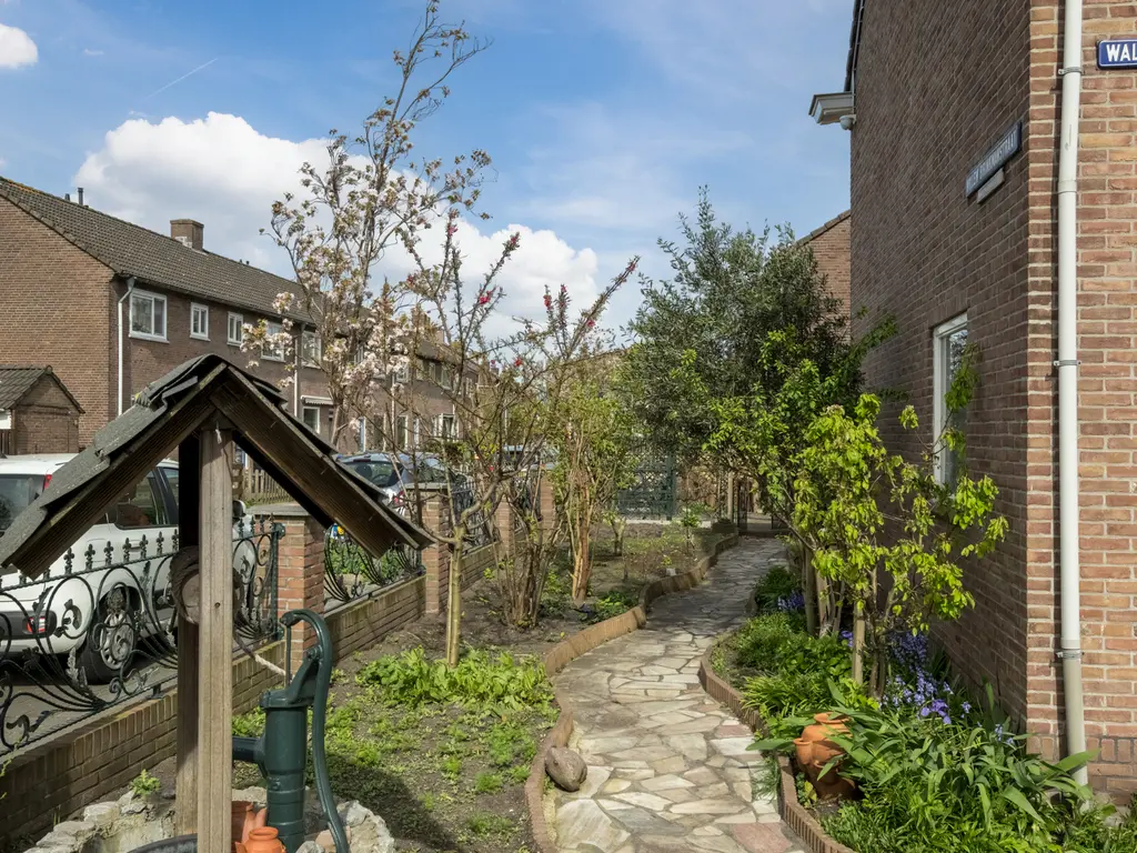 Walraven van Hallstraat 11, ZAANDAM