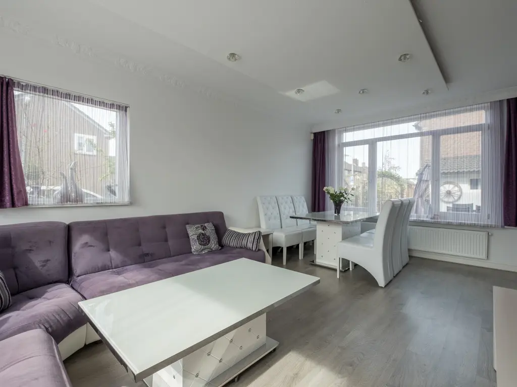 Walraven van Hallstraat 11, ZAANDAM