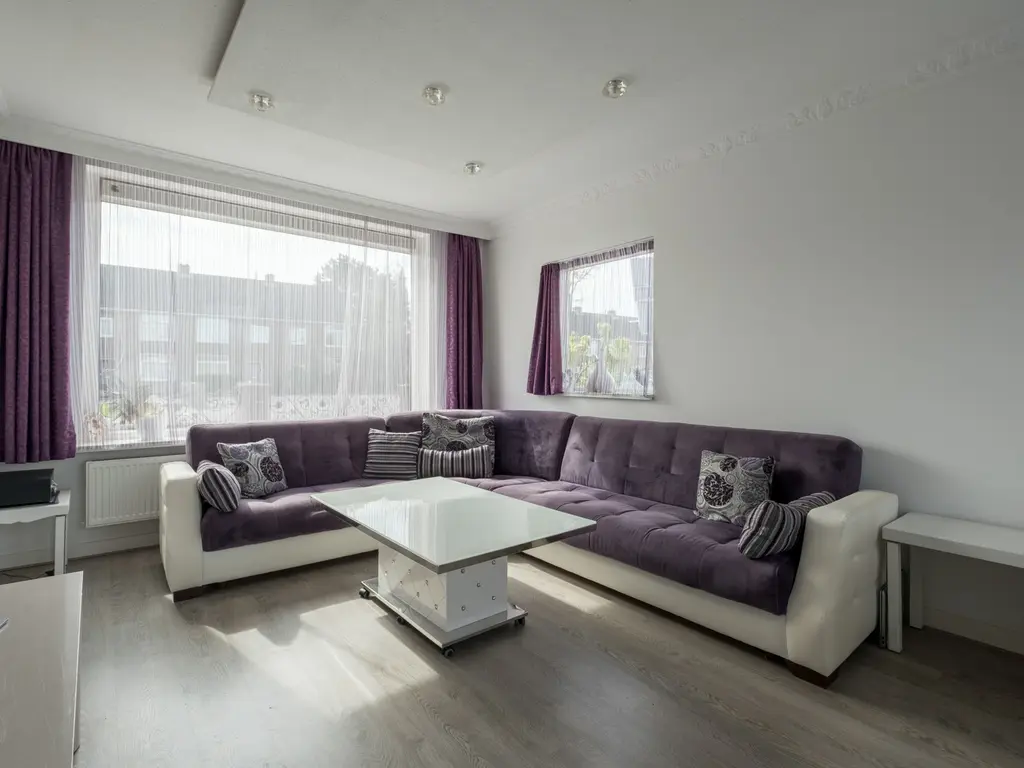 Walraven van Hallstraat 11, ZAANDAM