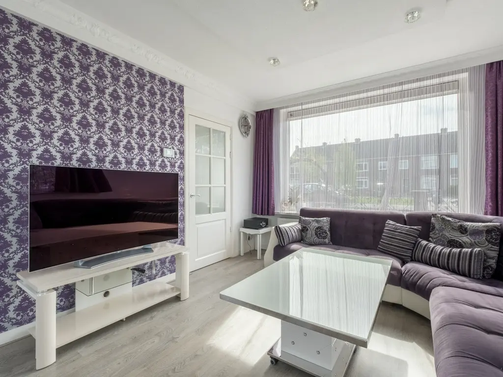 Walraven van Hallstraat 11, ZAANDAM