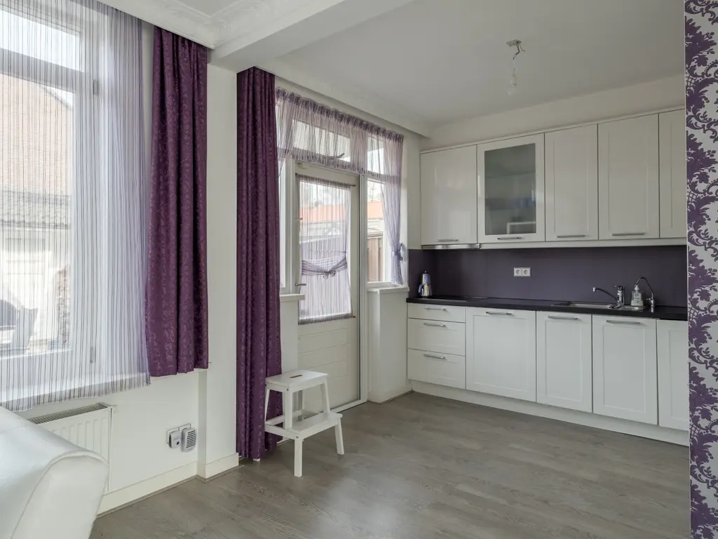 Walraven van Hallstraat 11, ZAANDAM