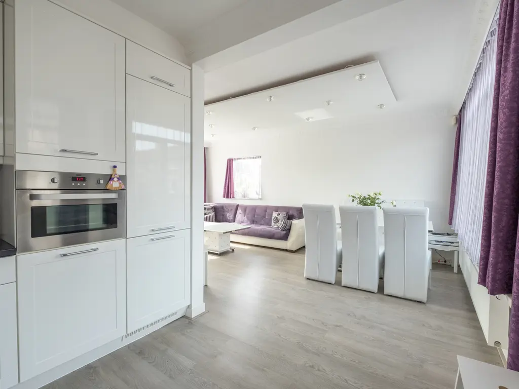 Walraven van Hallstraat 11, ZAANDAM