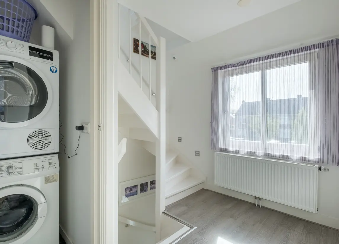 Walraven van Hallstraat 11