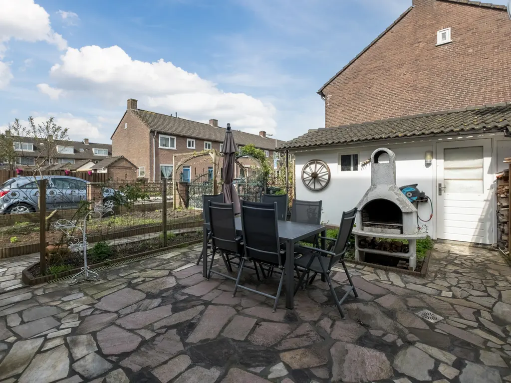 Walraven van Hallstraat 11, ZAANDAM