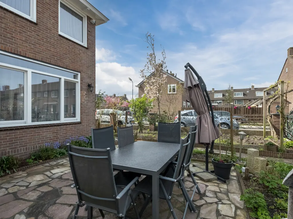 Walraven van Hallstraat 11, ZAANDAM
