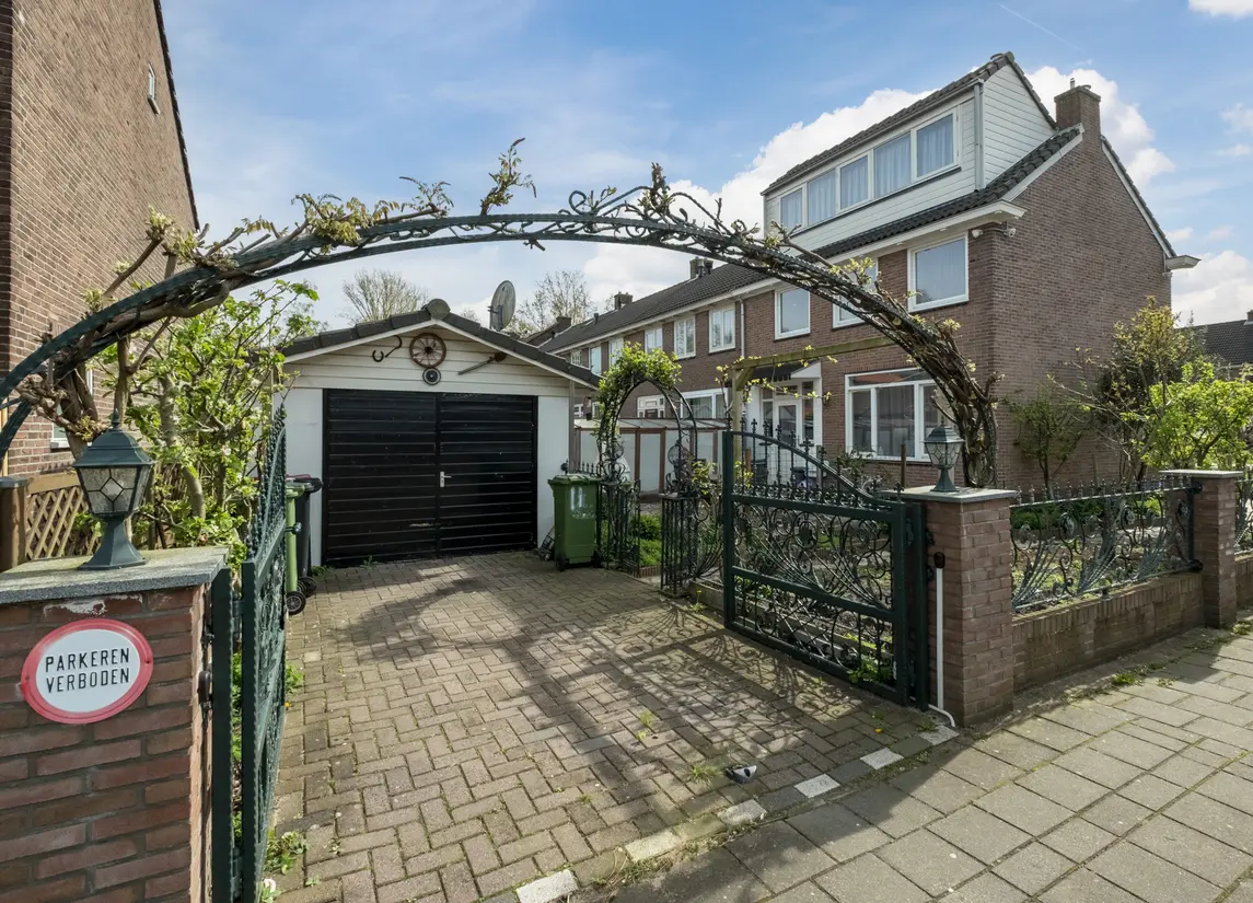 Walraven van Hallstraat 11