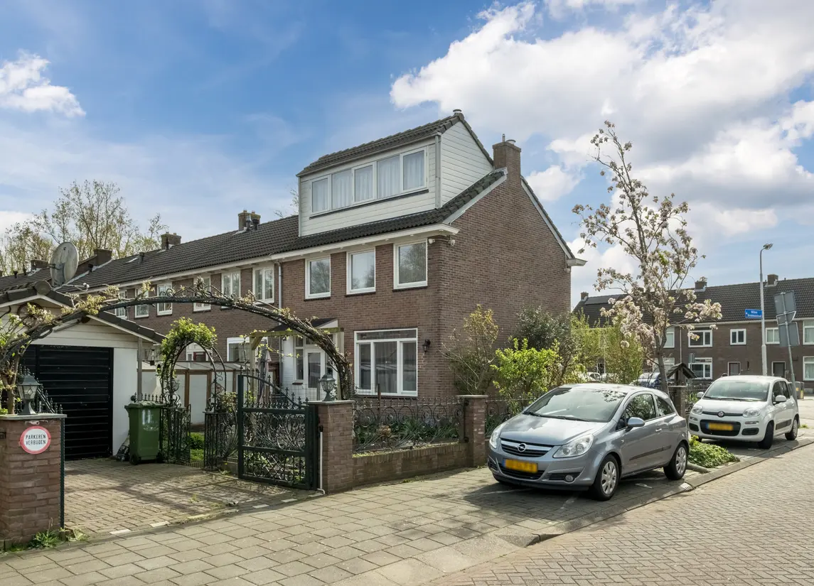 Walraven van Hallstraat 11