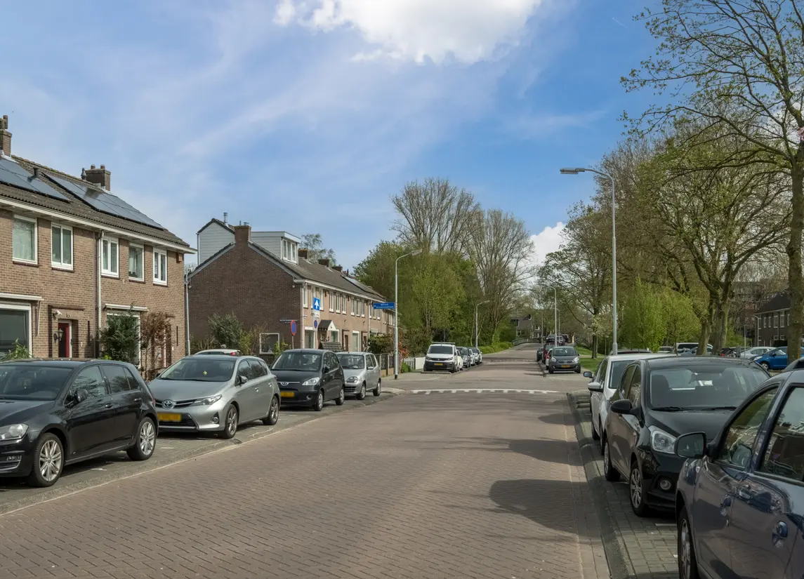 Walraven van Hallstraat 11