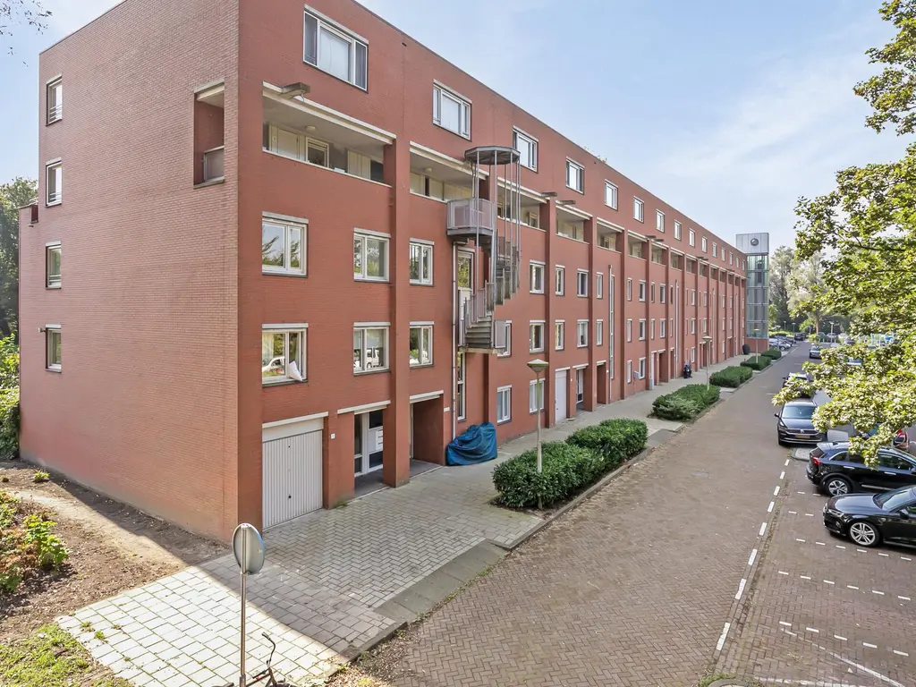 Suze Groenewegplantsoen 33, AMSTERDAM