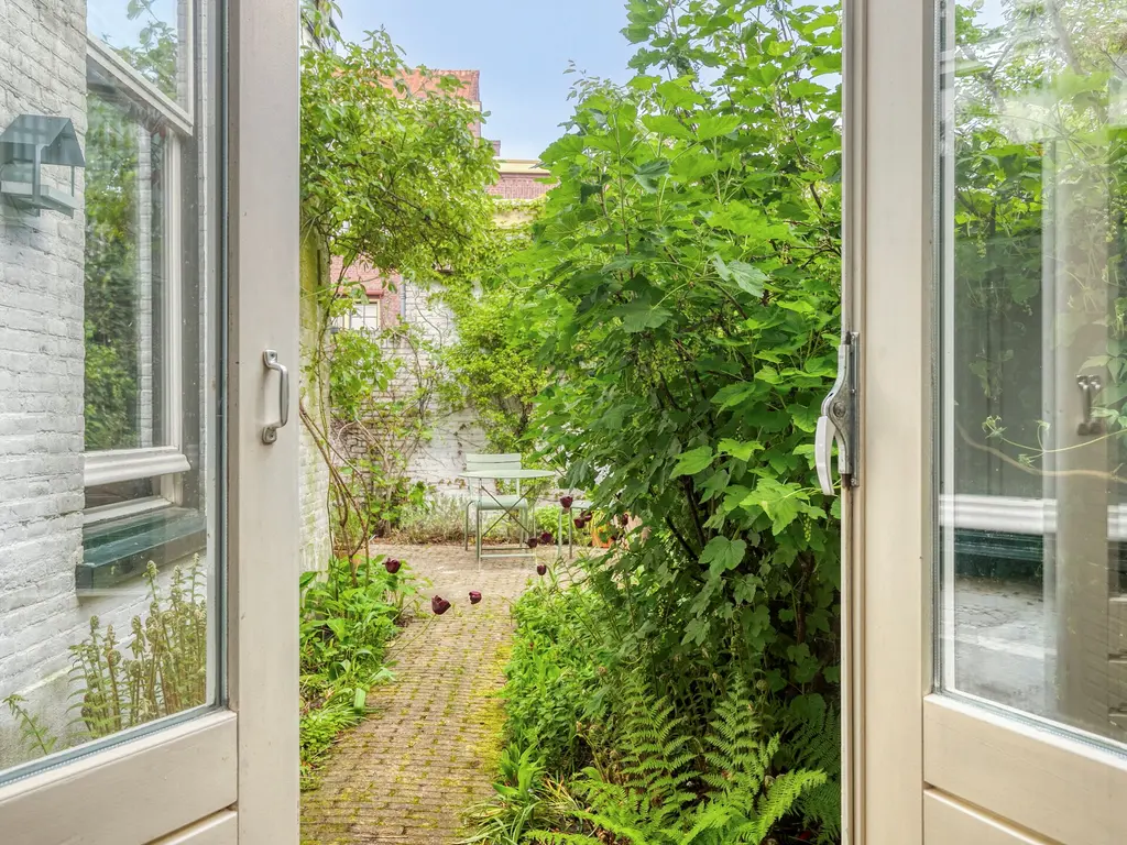 Drie Octoberstraat 19, Leiden