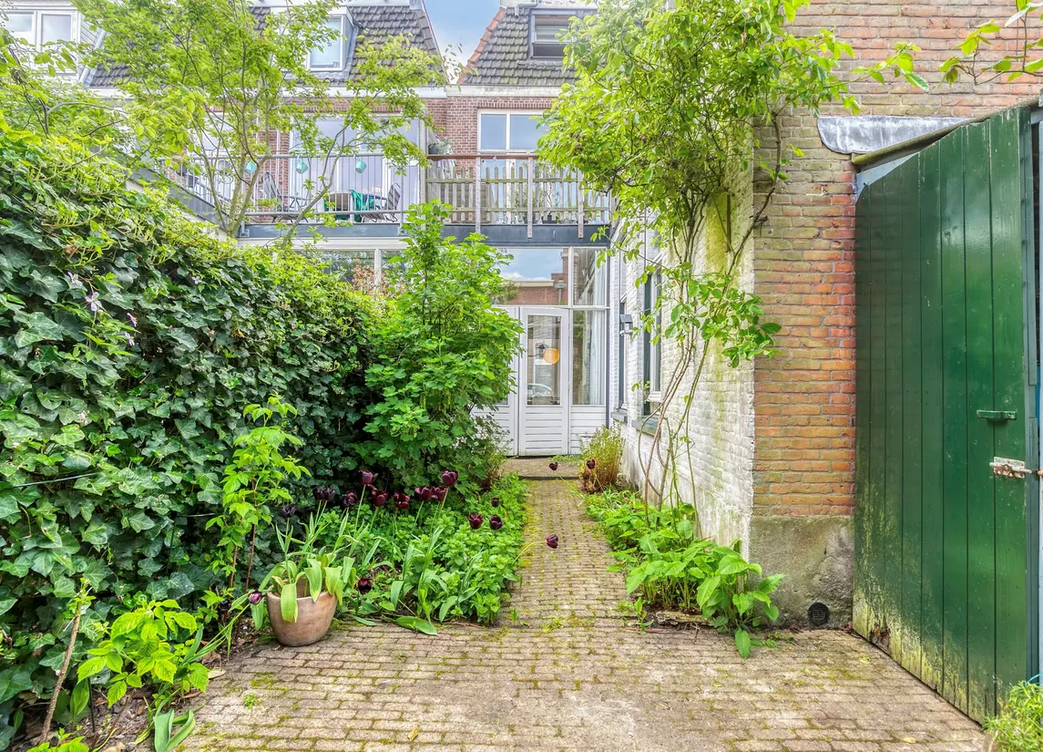 Drie Octoberstraat 19