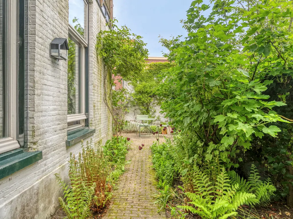 Drie Octoberstraat 19, Leiden