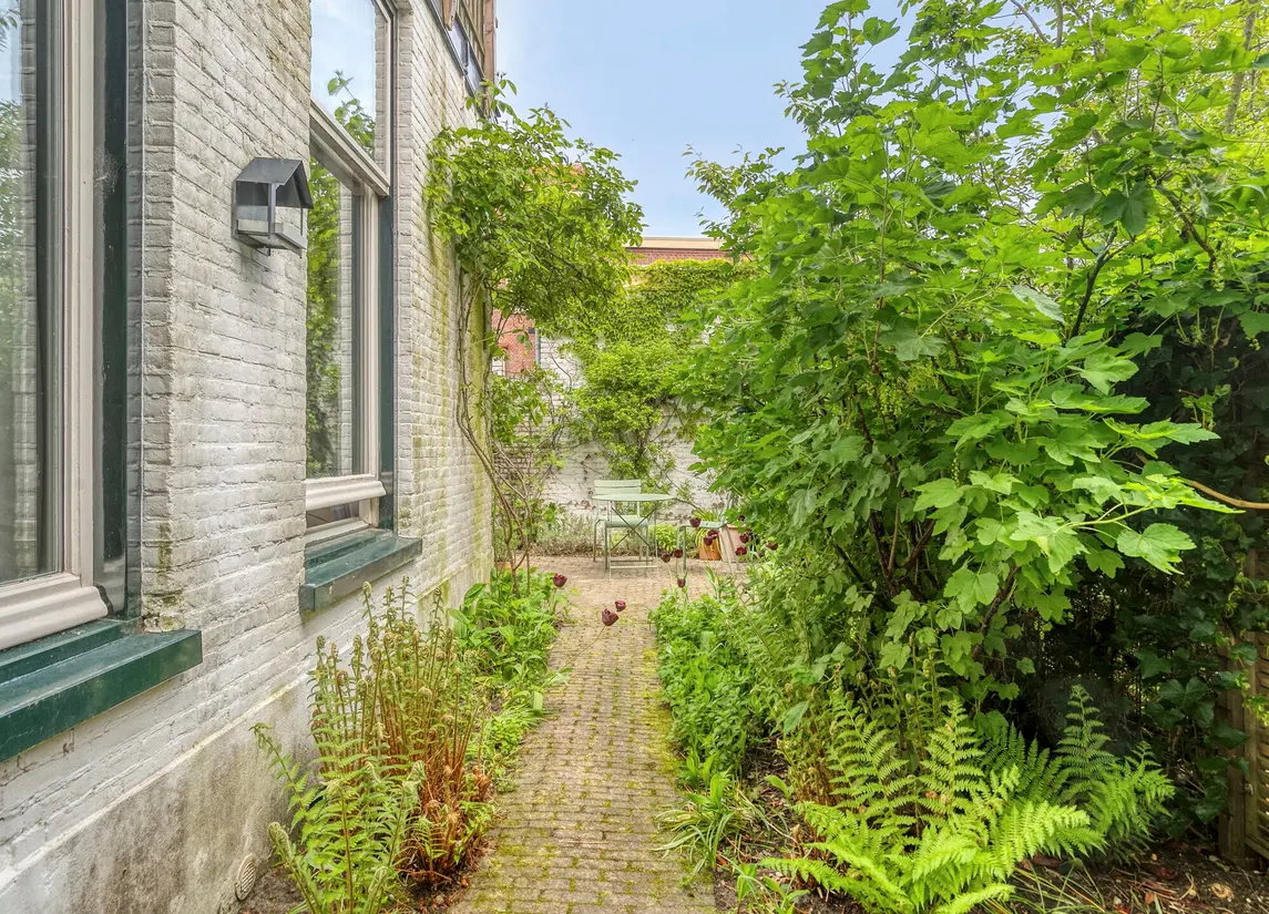 Drie Octoberstraat 19
