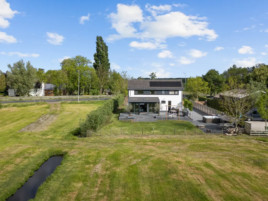 Oosteinde 10, Leidschendam