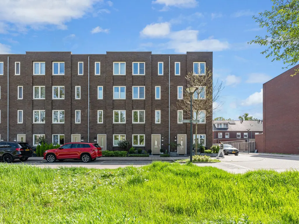 Sven Kramerstraat 98, SCHIEDAM