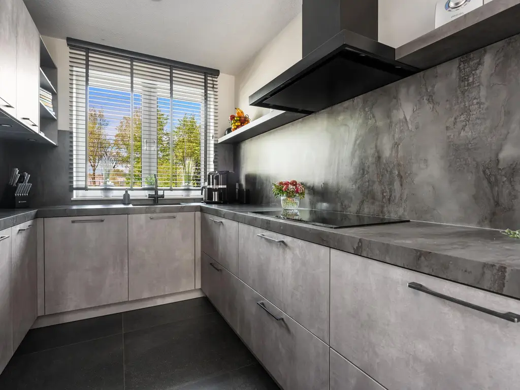 Sven Kramerstraat 98, SCHIEDAM