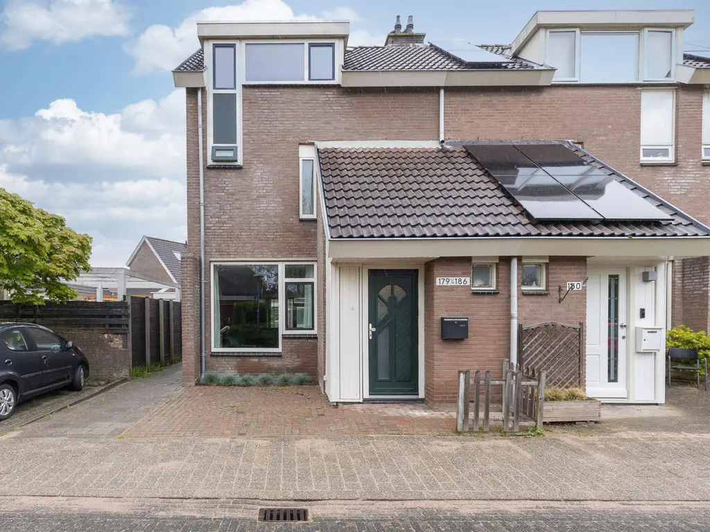 Langetuin 179, Zwaag